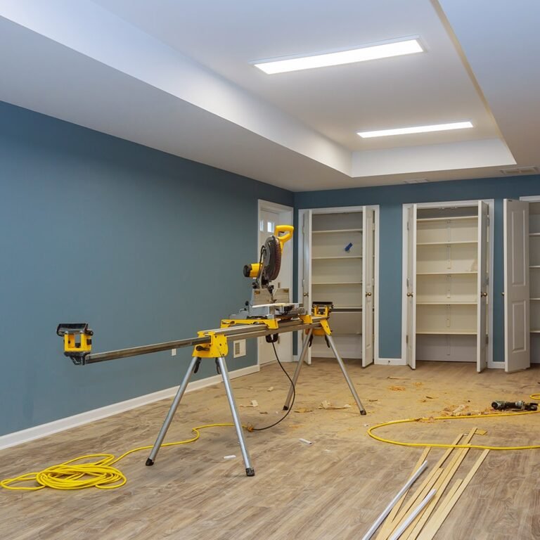 Transform your home with Chacón Plaster Craft and Finishes LLC! We focus on integrity, commitment, and efficiency to provide the best residential painting services around.